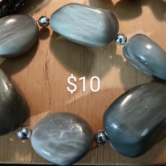 Bracelets - Picture 2 of 6